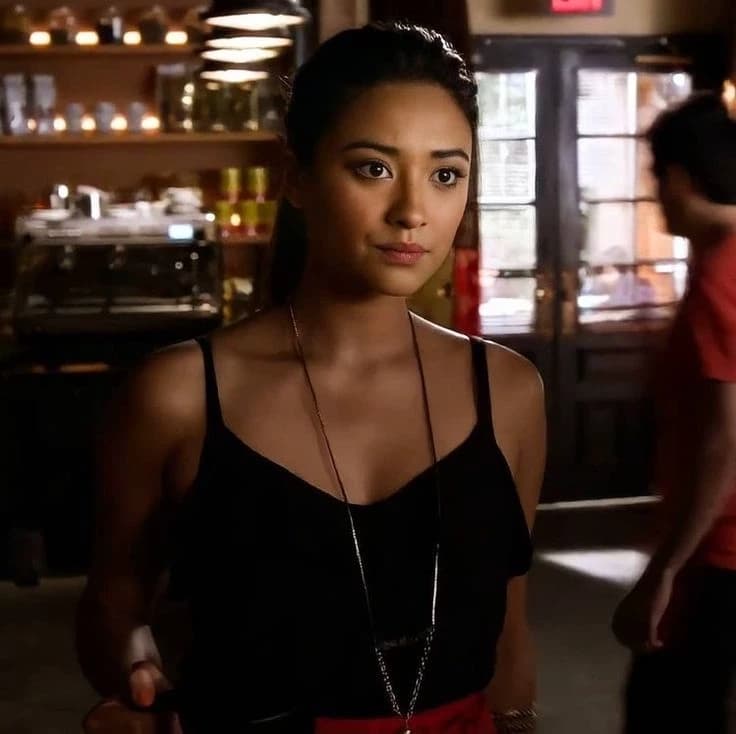 Emily Fields  thumbnail