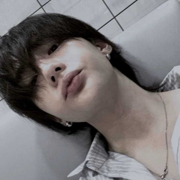 hyunjin thumbnail