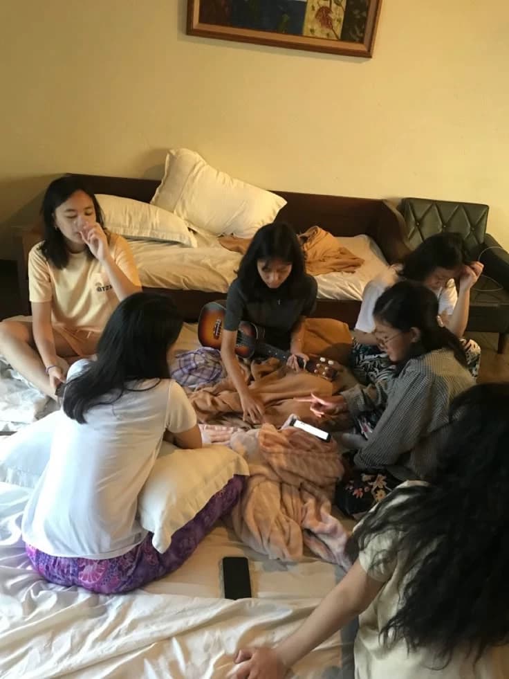 Roomates thumbnail