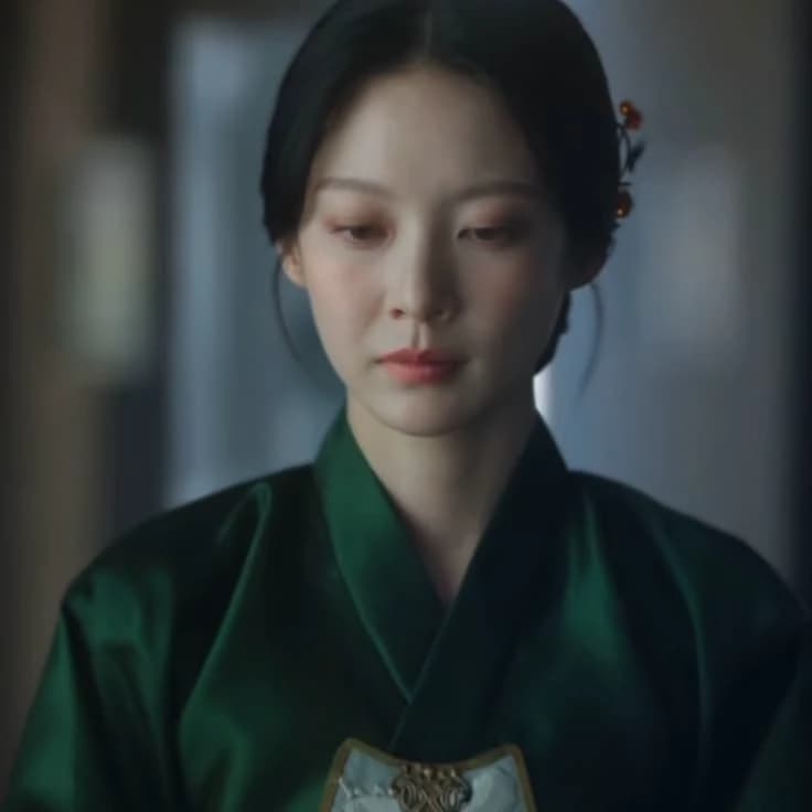 Lady Choi Yirang thumbnail