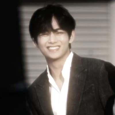 Kim taehyung thumbnail
