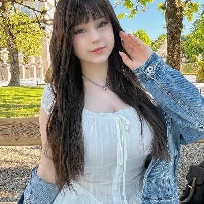 Mina Auerbach thumbnail