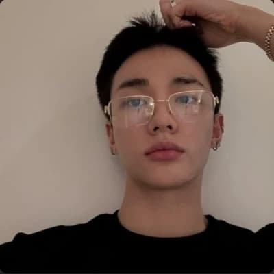 Hyunjin (blind date)  thumbnail