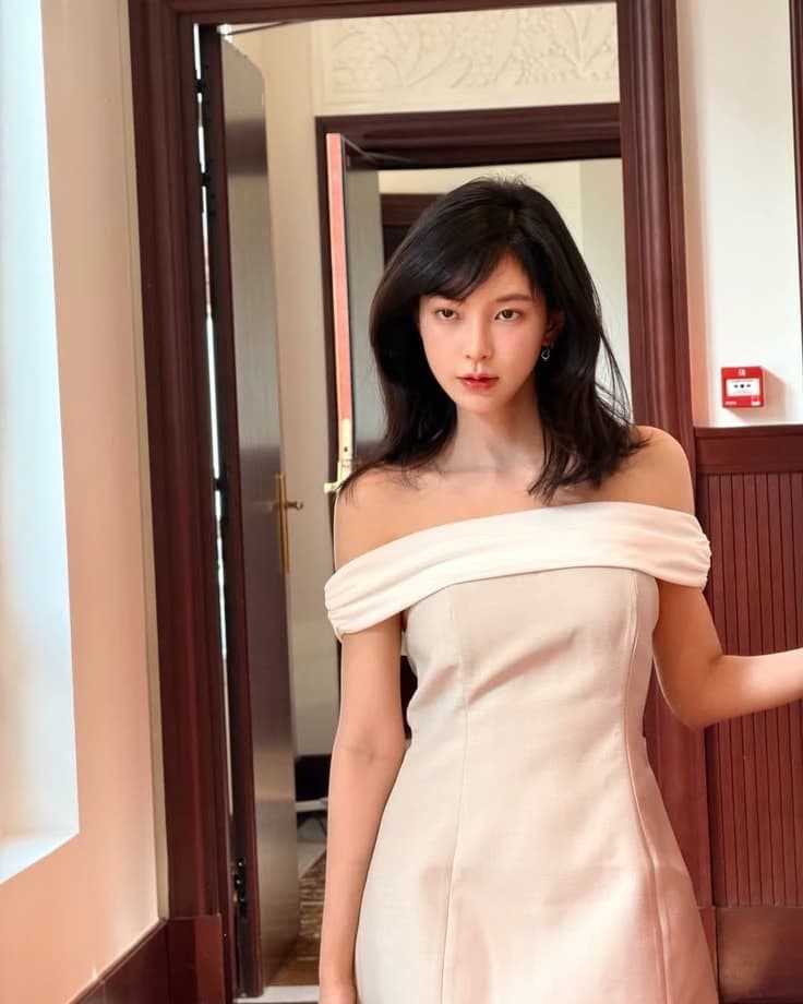 Shin Su-hyun (a wealthy college student who is arrogant in front of others) thumbnail