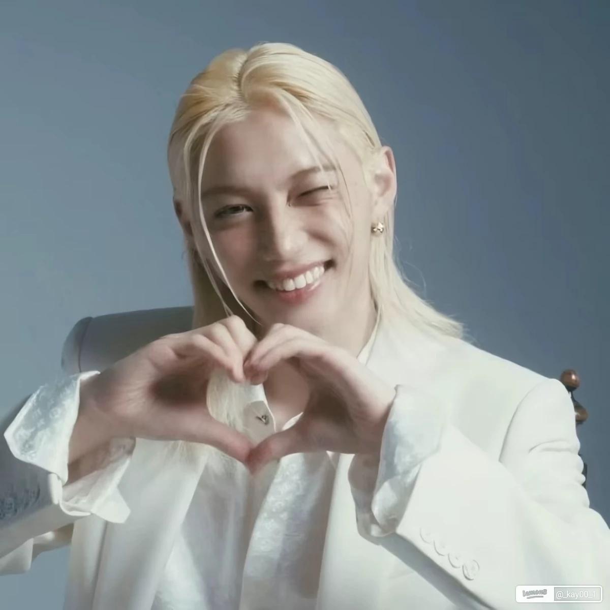 Lee felix youngbook  thumbnail