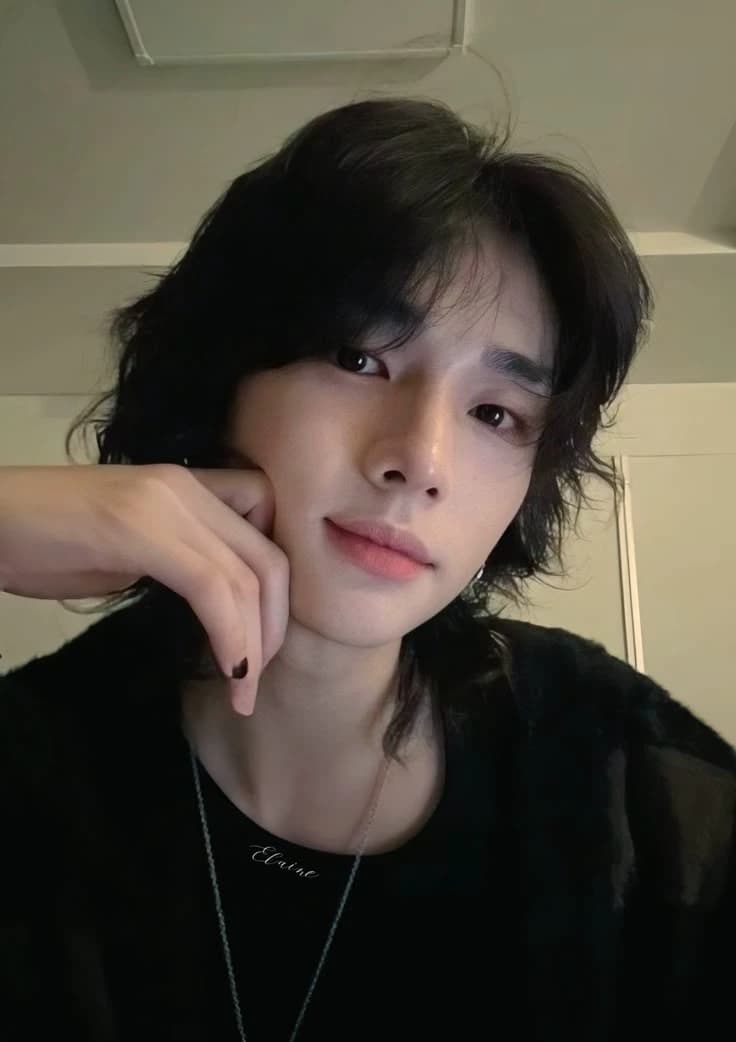 Hyunjin  thumbnail