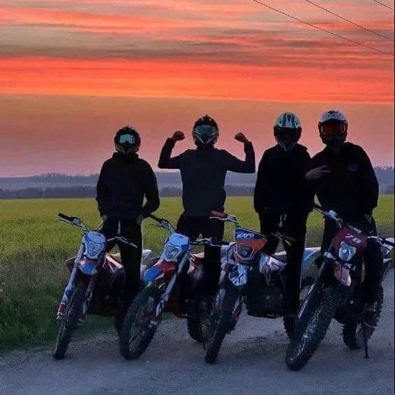 motorcyclists thumbnail