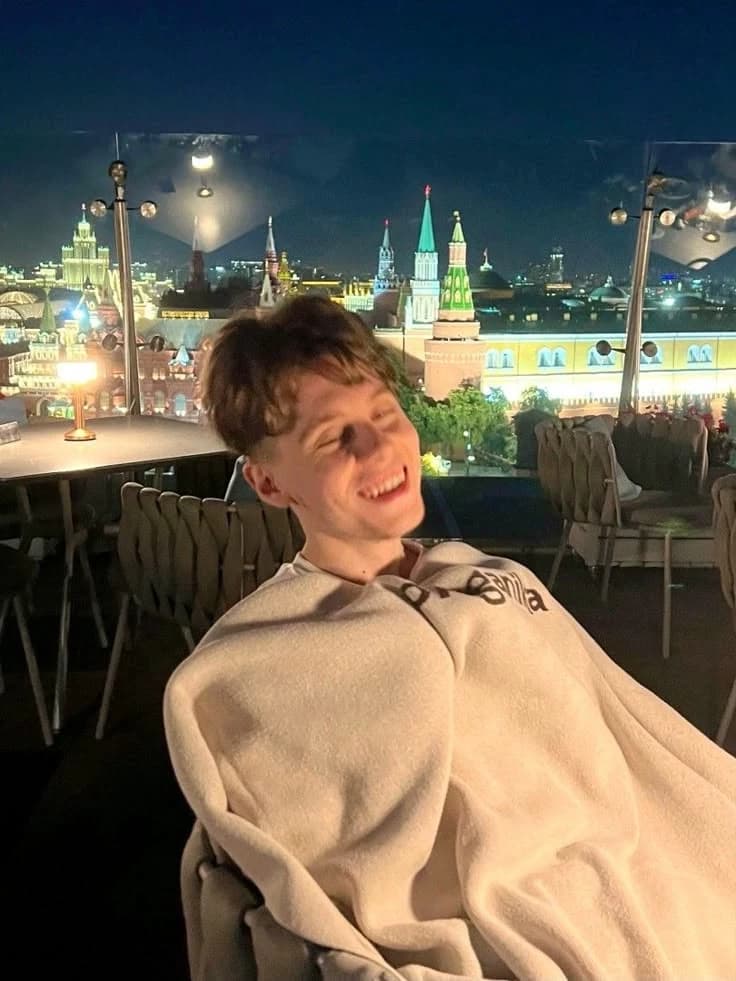 Kompot/Compot/Roman Paramonov thumbnail