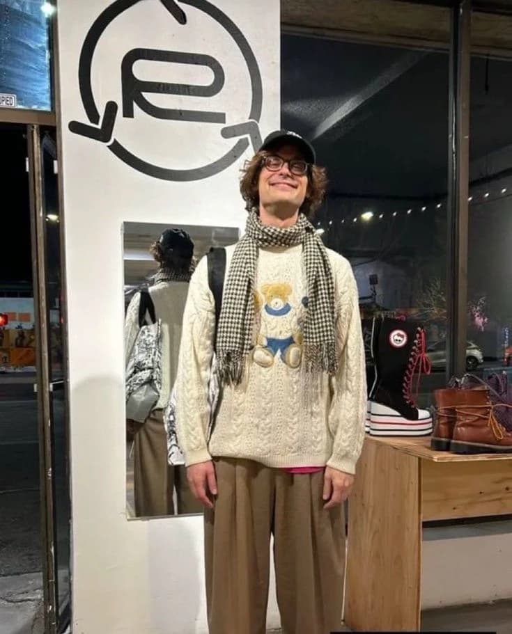 Matthew Gray Gubler  thumbnail