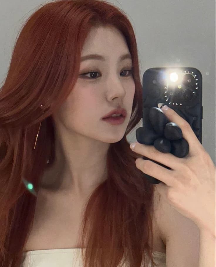 YEJI thumbnail