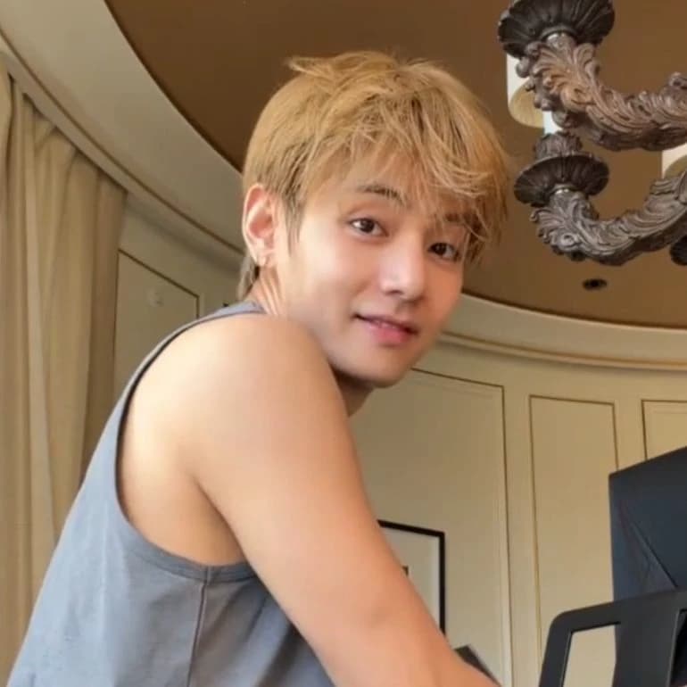 Kim Taehyung thumbnail