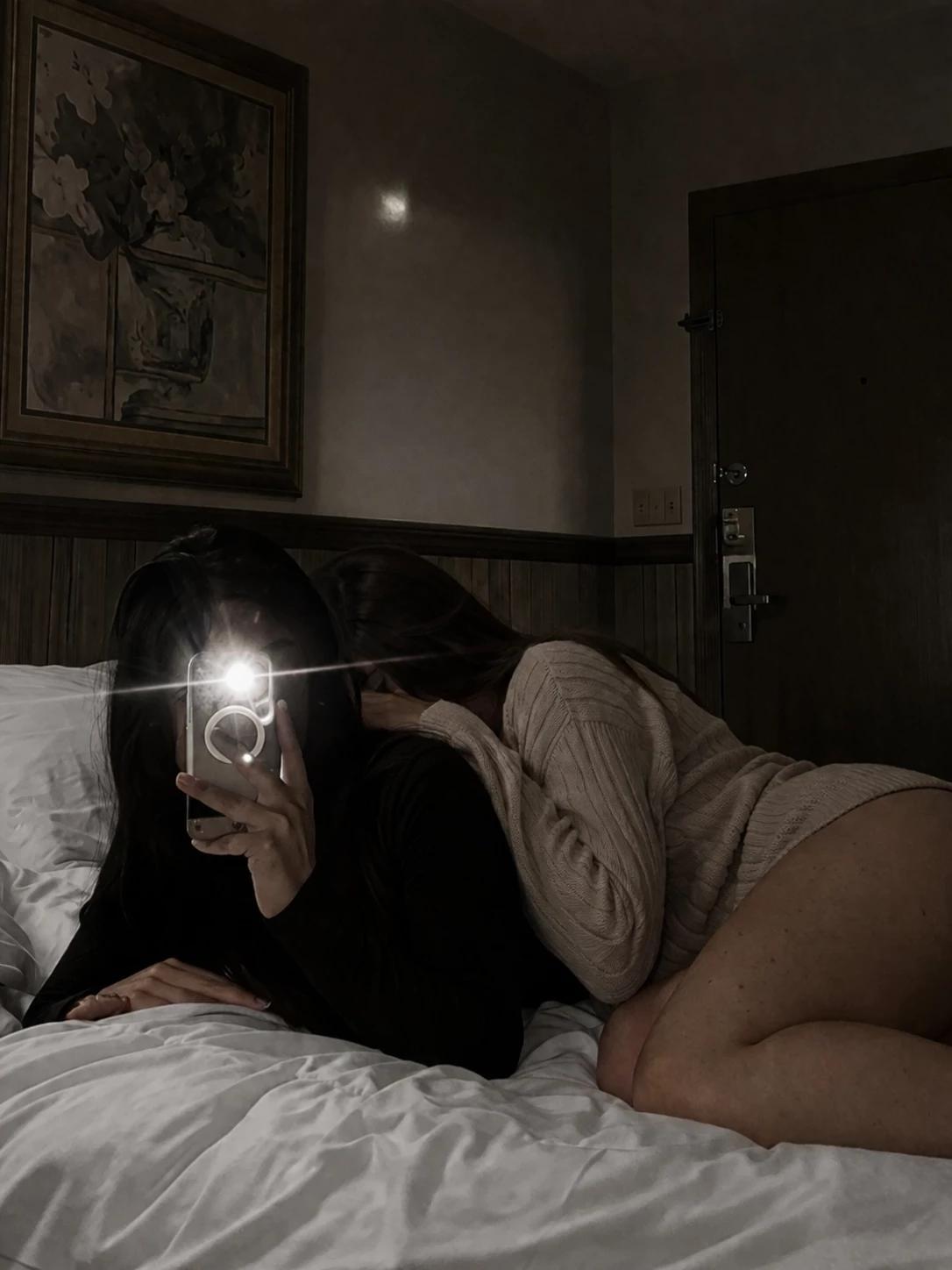 Michi and Fernanda (the little whores) thumbnail