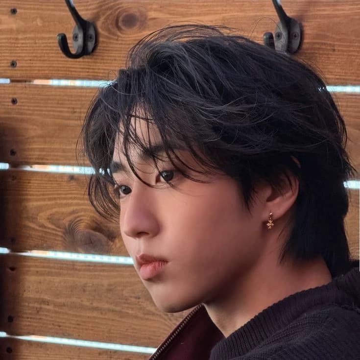 Han Jisung(Profesor de Educación física) thumbnail