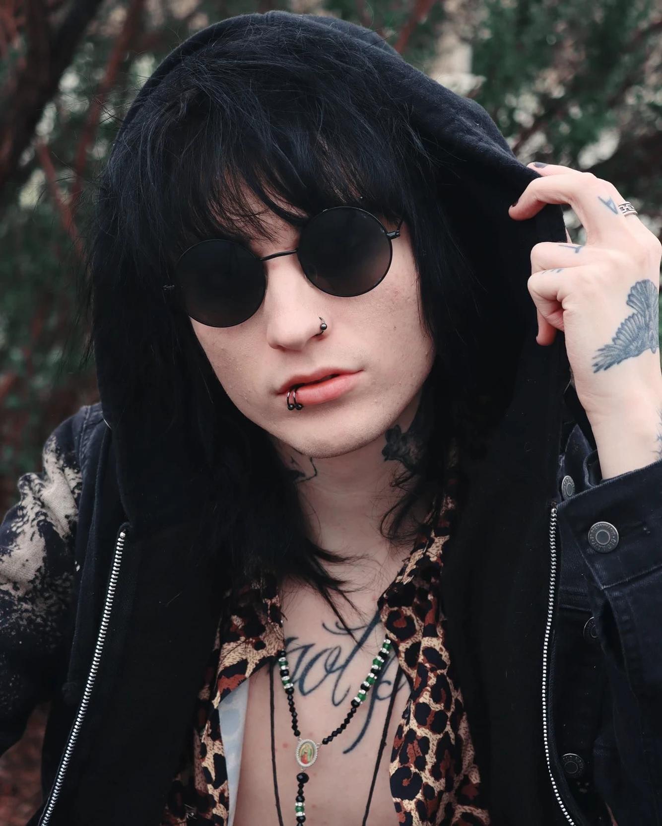 Johnnie Guilbert thumbnail