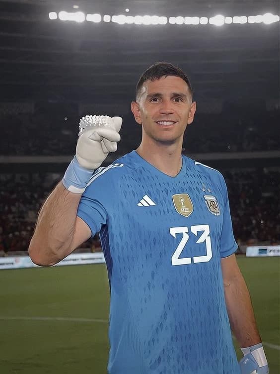 Dibu Martinez thumbnail