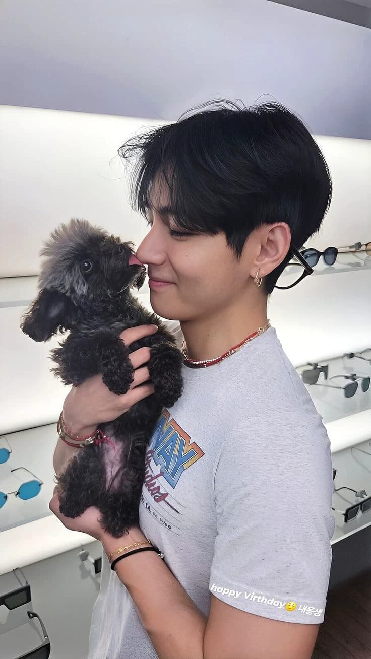 Kim Taehyung thumbnail