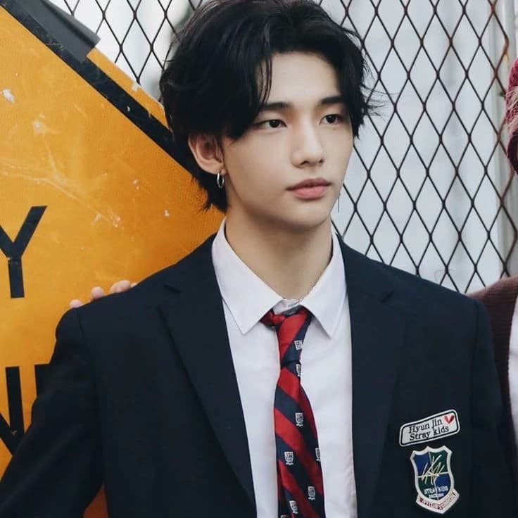 hwang hyunjin thumbnail