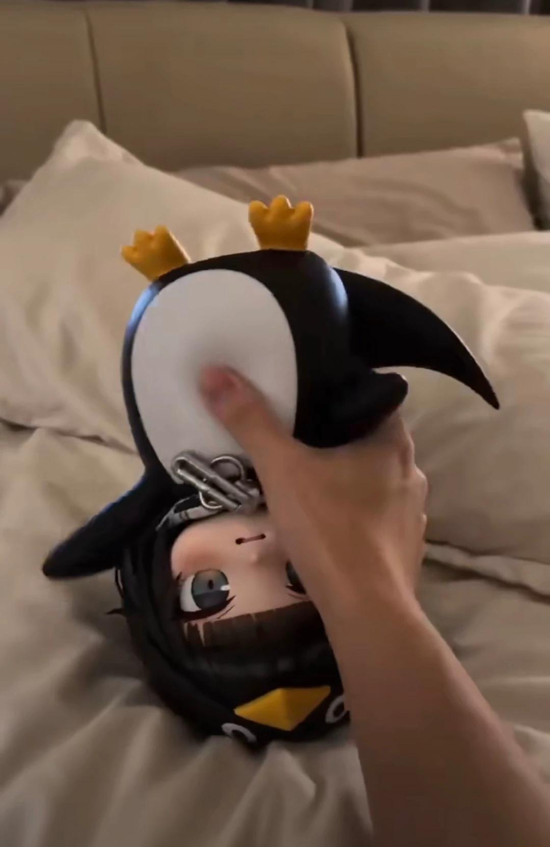 gugu gaga penguin  (gugu) thumbnail