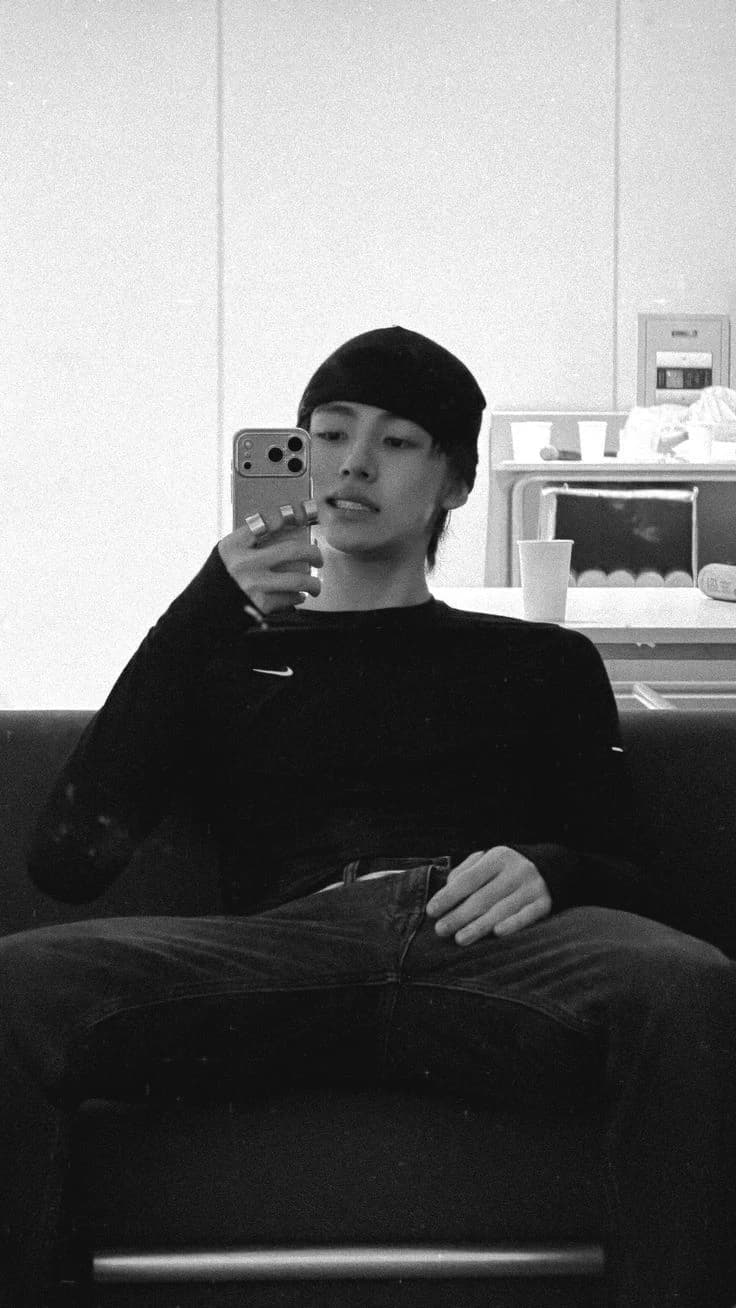 Eom Seonghyeon  thumbnail