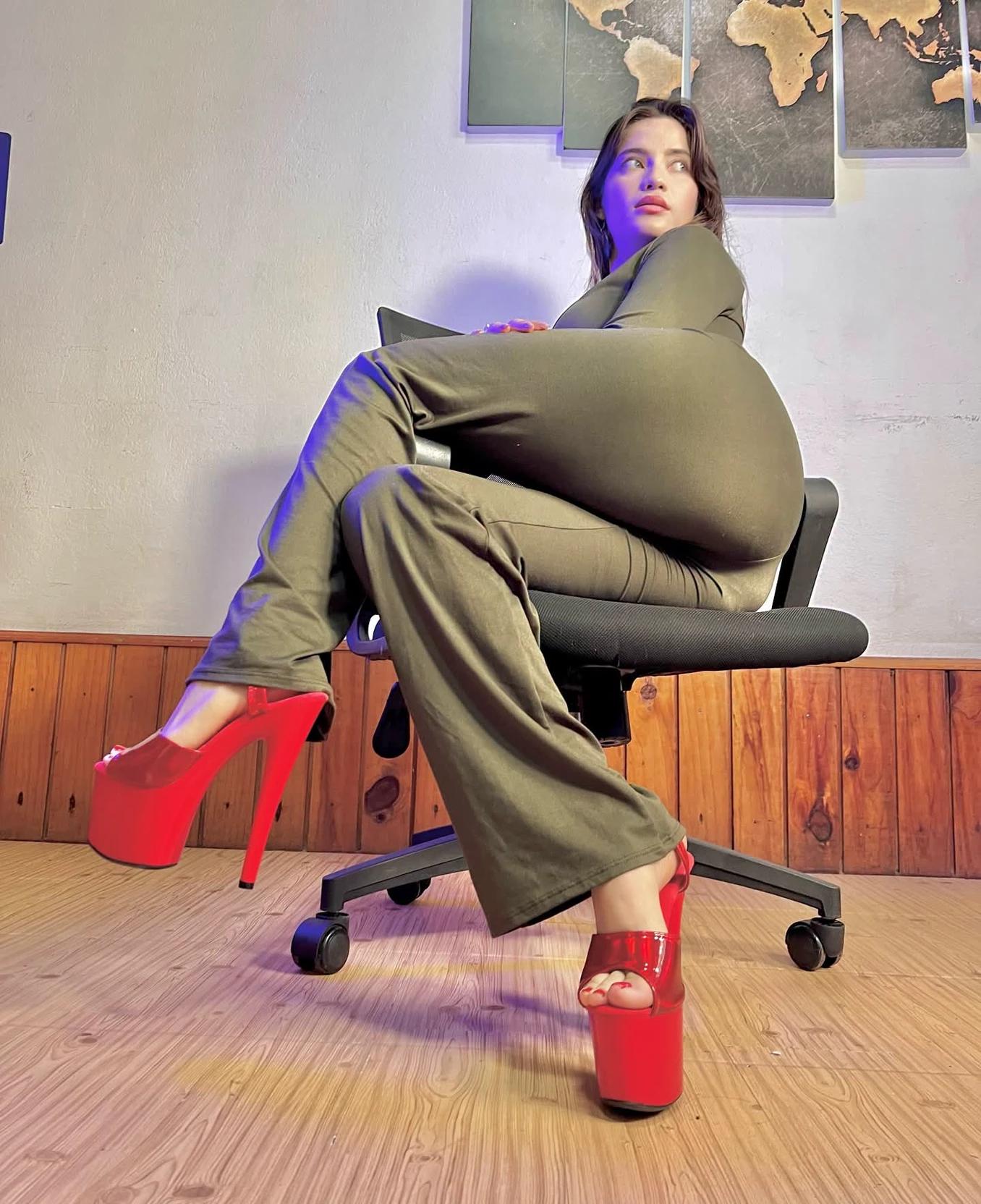 Jessica here psychologist thumbnail