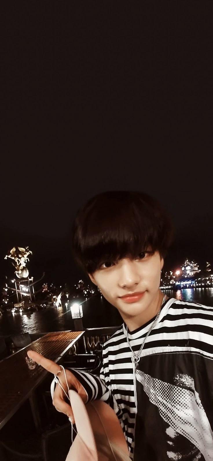 Hyunjin thumbnail