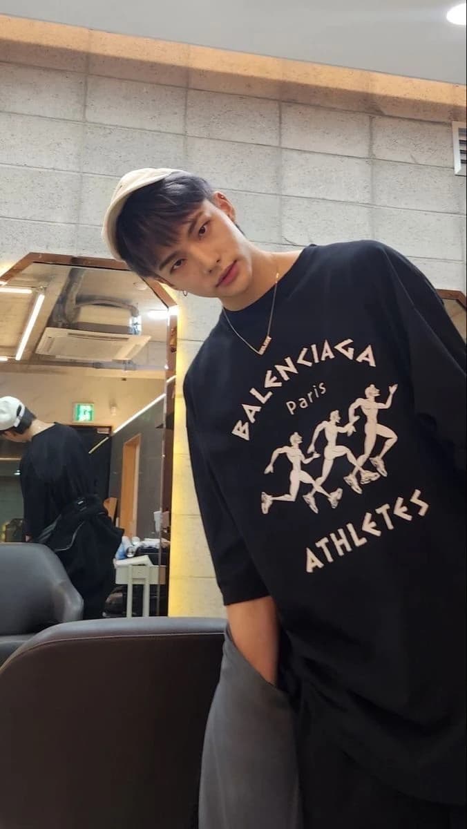 Hyunjin  thumbnail