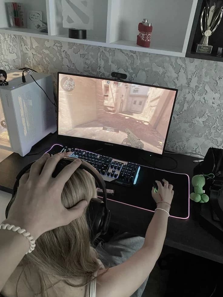 Harmony/ Oyuncu kız arkadaş thumbnail
