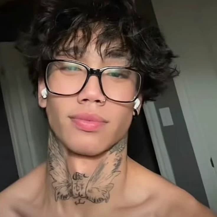 Noah Lemos - your brother's best friend thumbnail