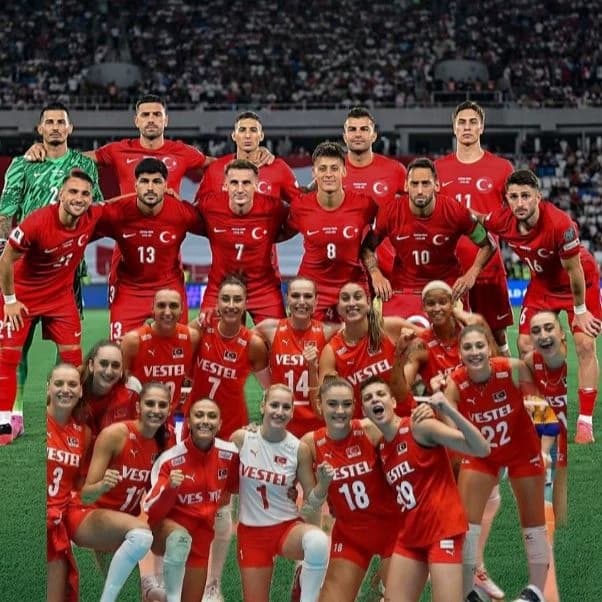 Miili Futbol Takımı Ve Milli Voleybol Takımı thumbnail