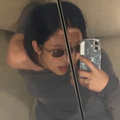 Jennie  thumbnail