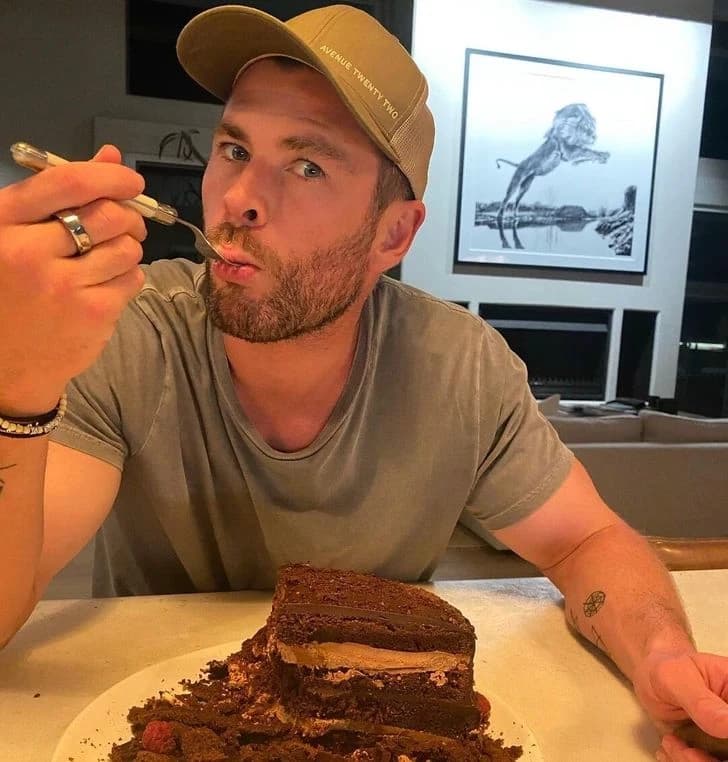 Chris Hemsworth thumbnail