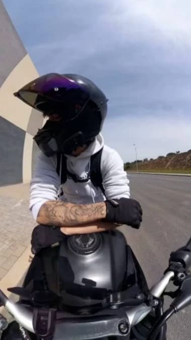 Ryan-Tu Esposo Biker thumbnail