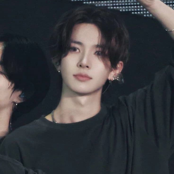 Lee Heeseung....(Tu hermano omega) thumbnail