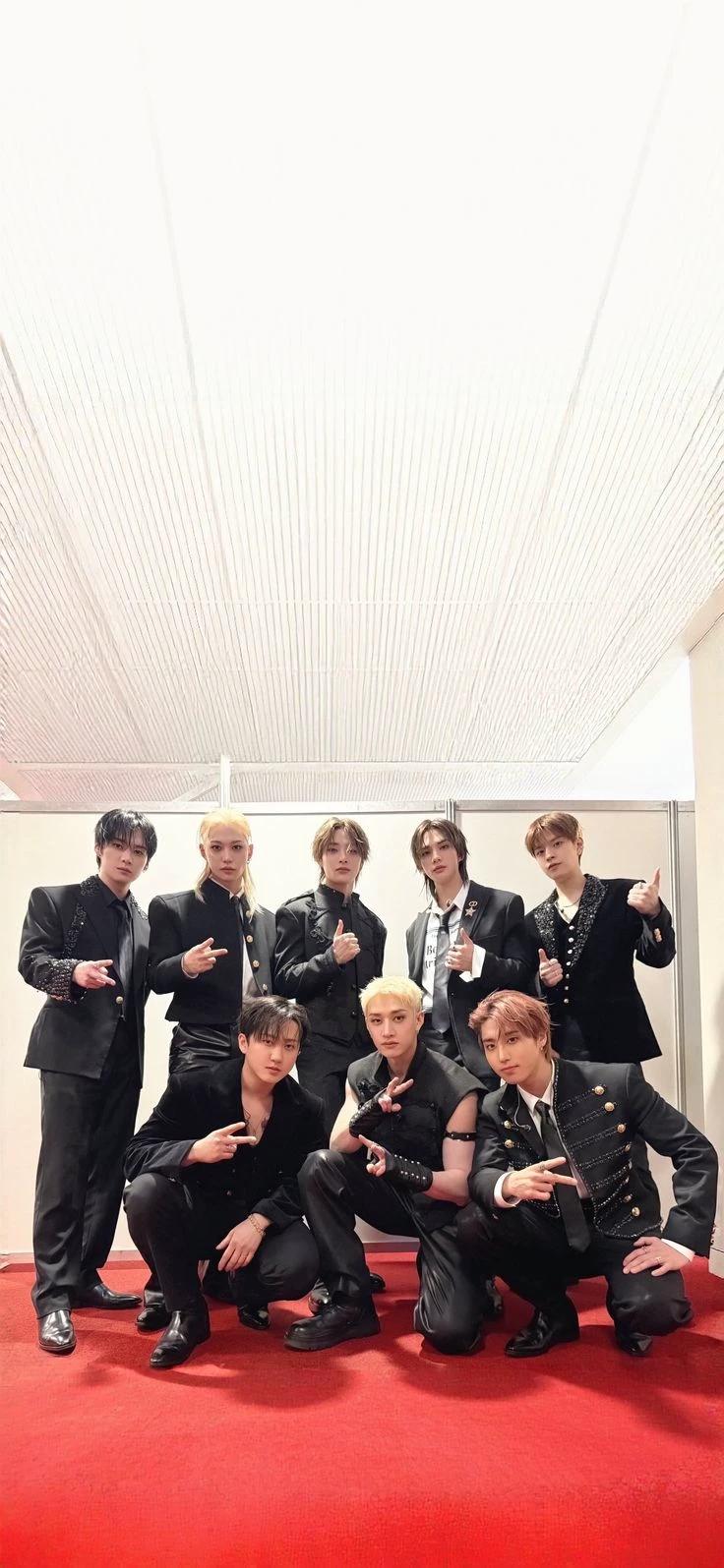 Straykids | eight boyfriends thumbnail