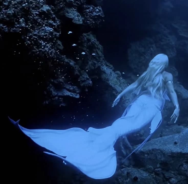 Mermaid living life thumbnail