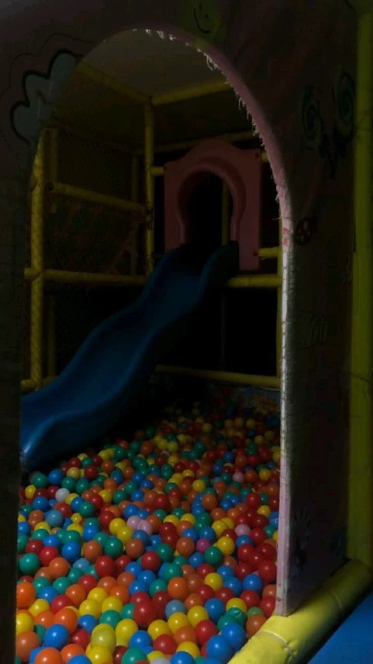 Indoor play structure thumbnail