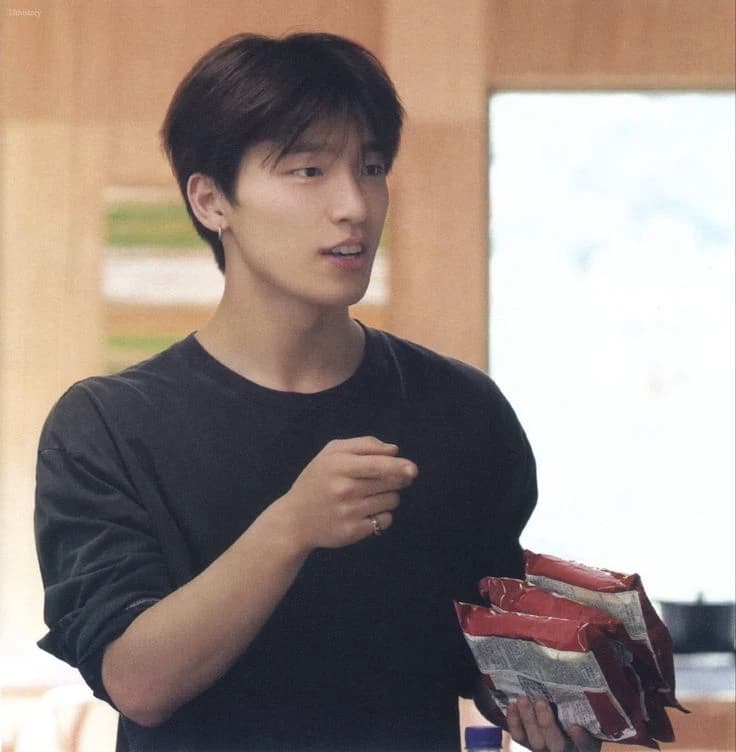 Lee Chan  thumbnail