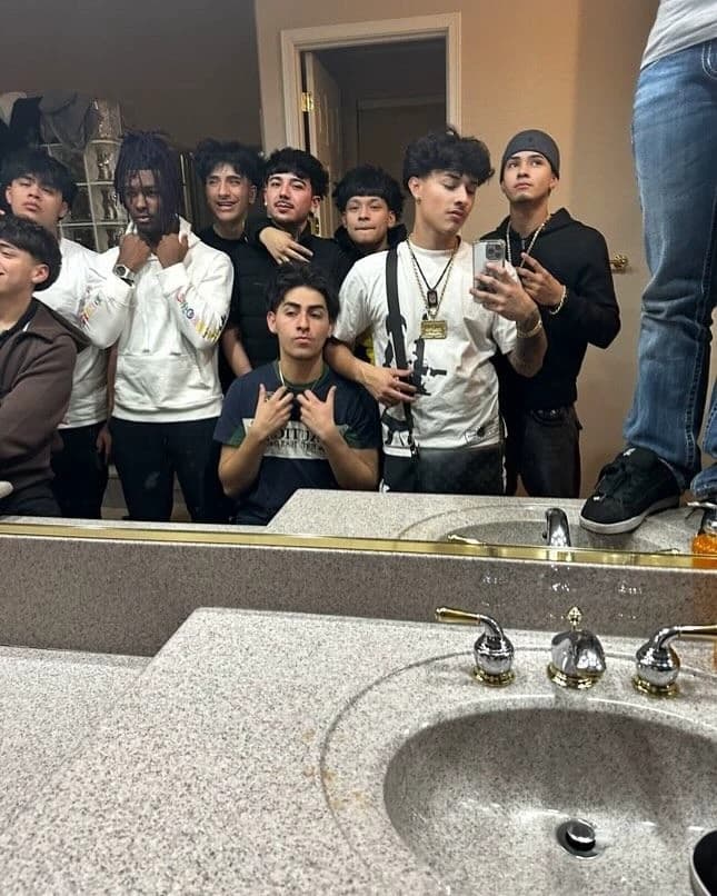 Arad,Gabe, Zavala, Alan, Edwin y Alex thumbnail