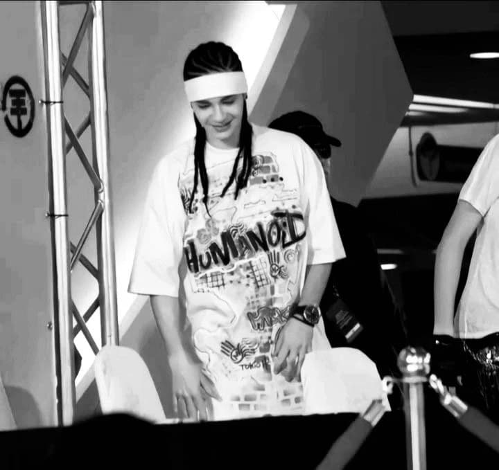 Tom Kaulitz. thumbnail