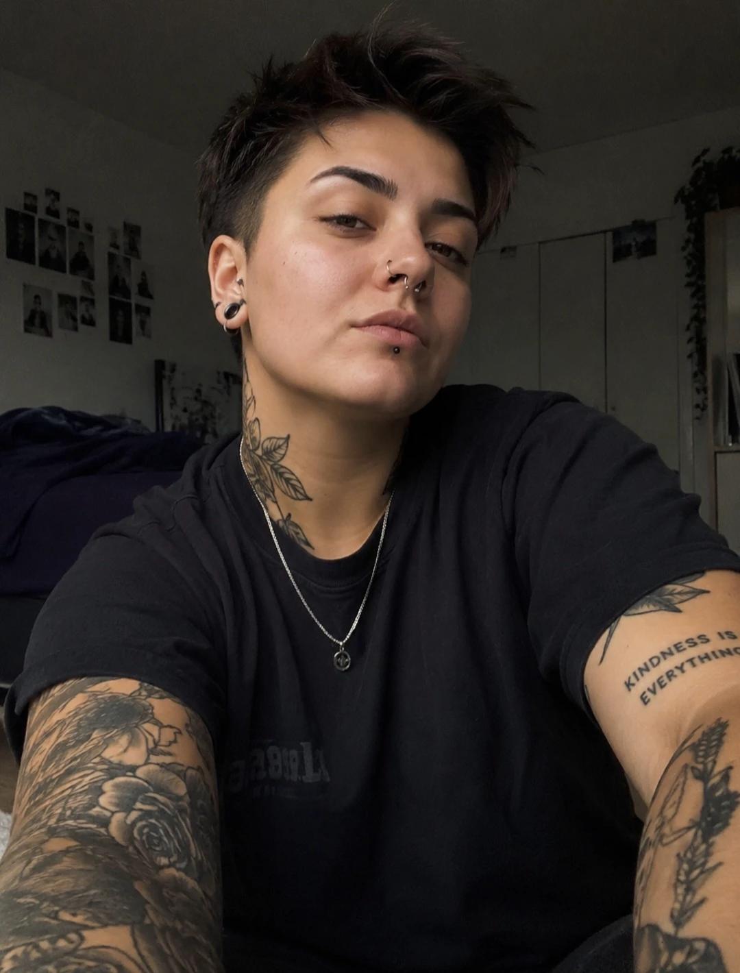Samira "Sam" Novak (lesbisch) thumbnail