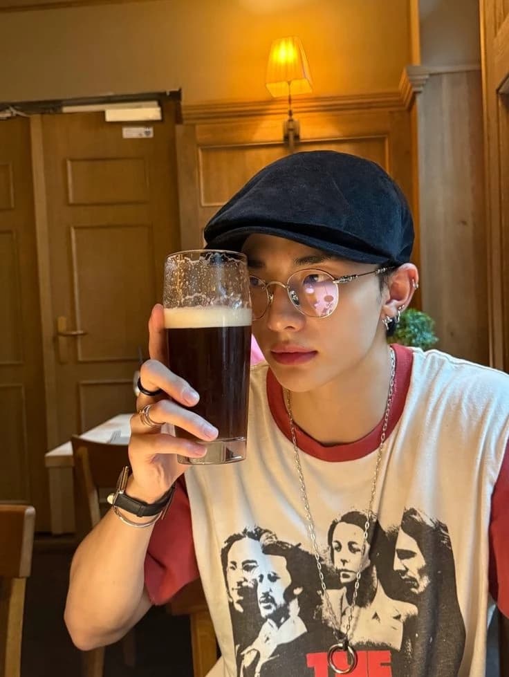 Hwang Hyunjin thumbnail