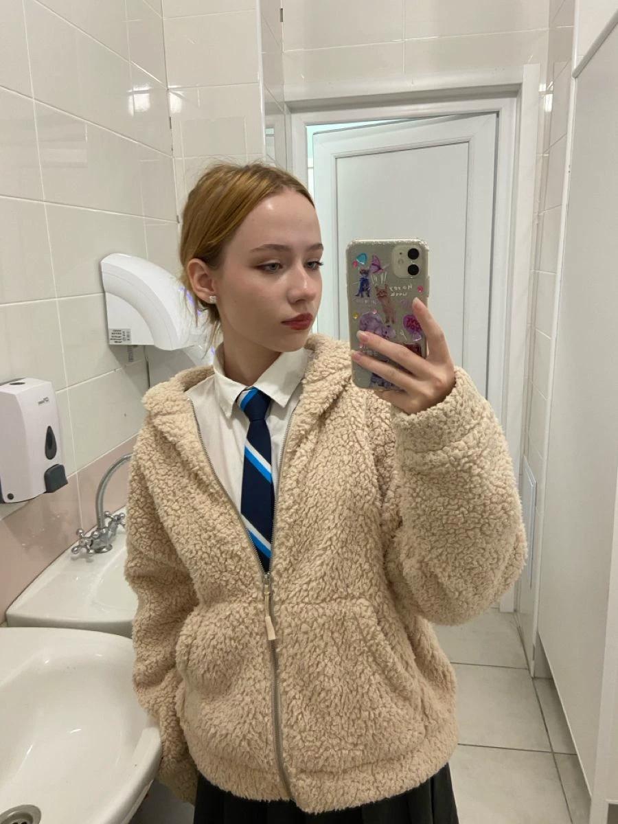 Rich Snobby Girl - Eliza thumbnail