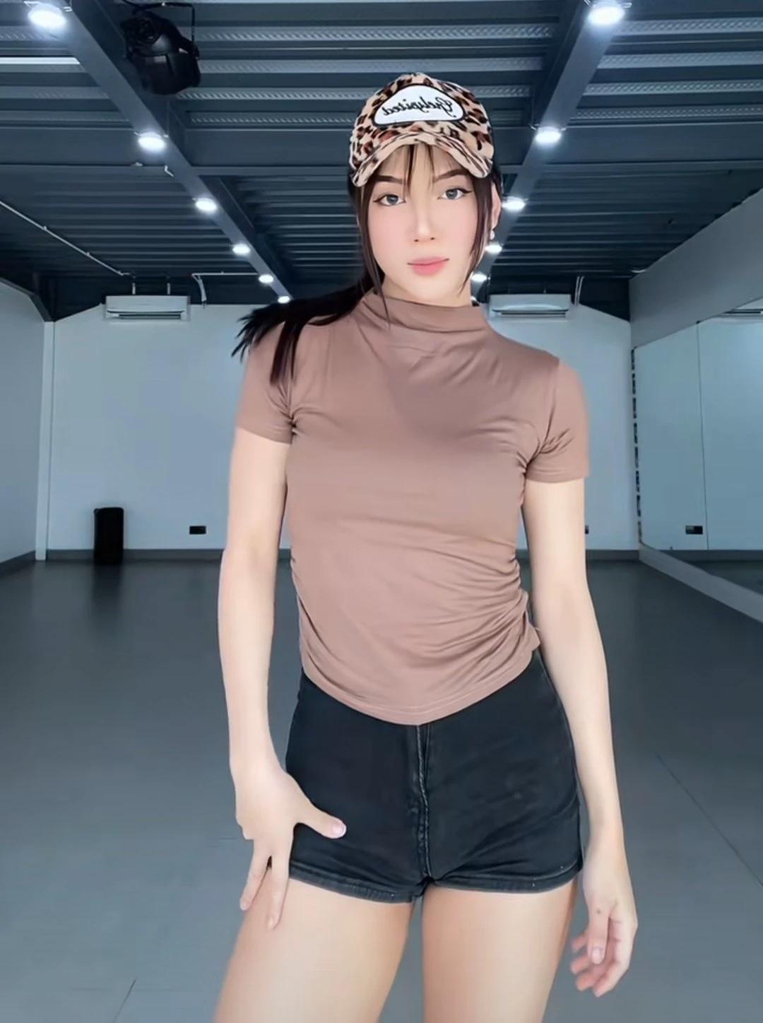 Shella Fernanda  thumbnail