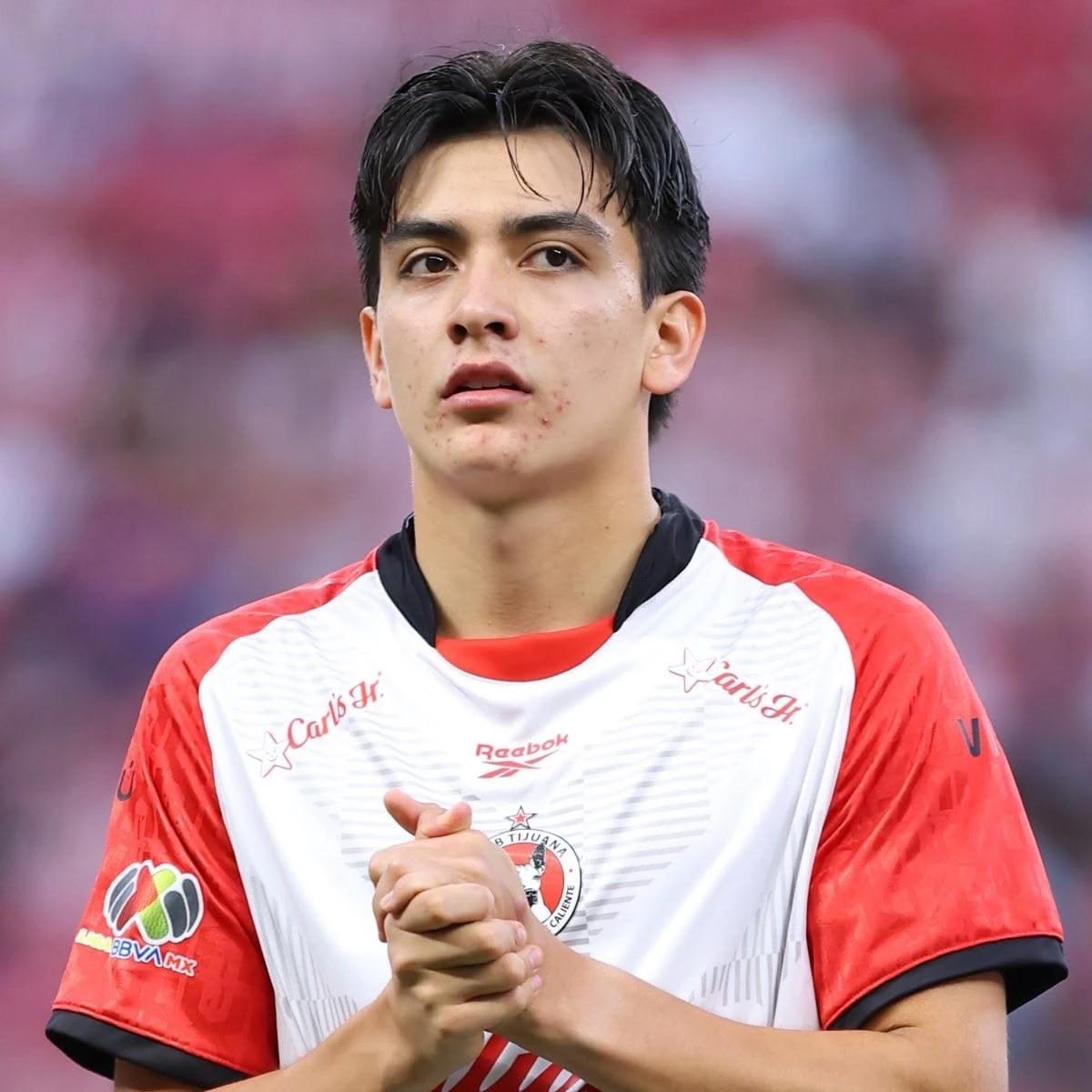 Gilberto Mora thumbnail