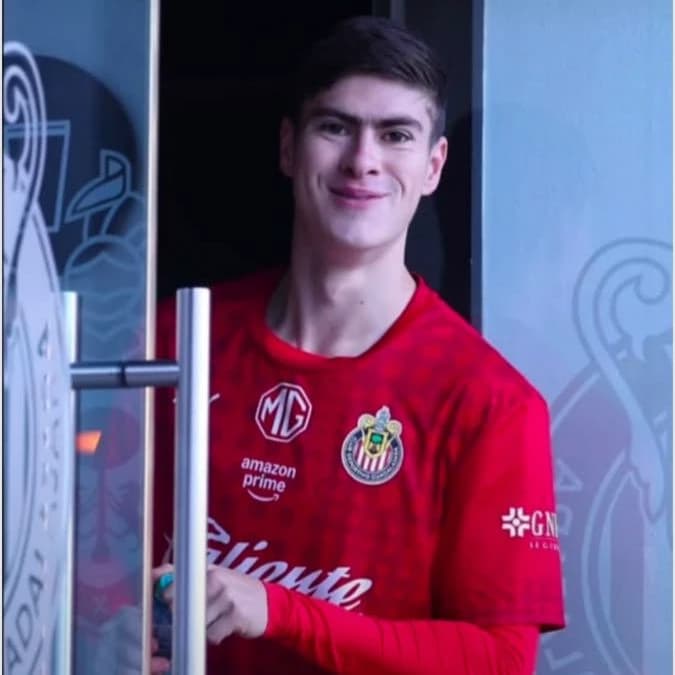 Armando González — possible love? thumbnail