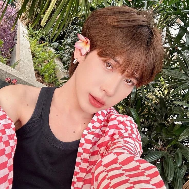 Eugene (Omega husband)  thumbnail