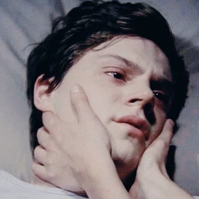 Kit walker  thumbnail