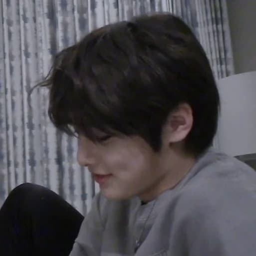 Jeongin - tu ex novio thumbnail