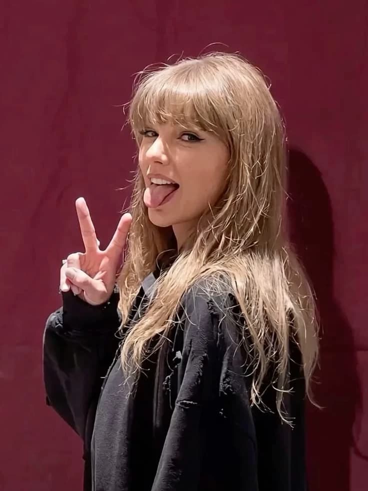 taylor swift thumbnail