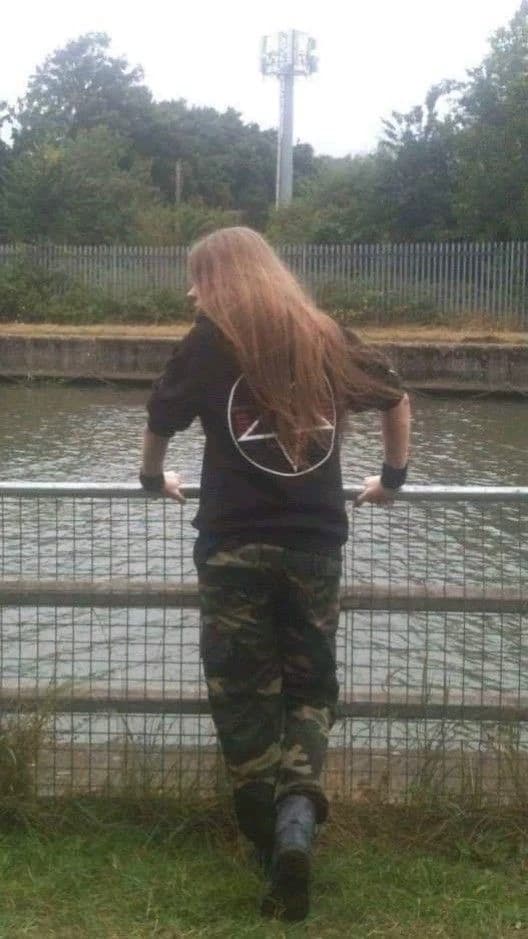 metalhead  thumbnail